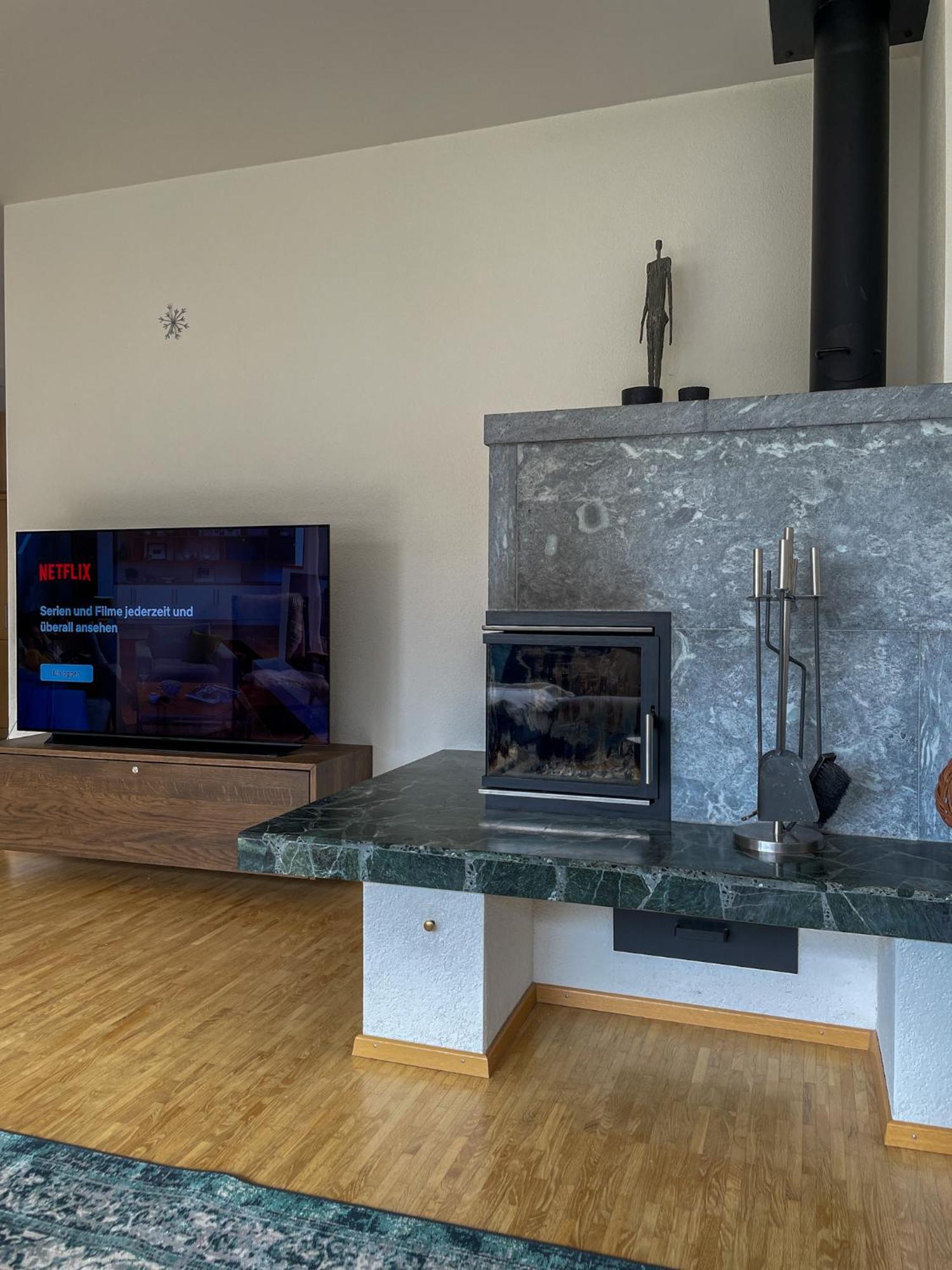 Top Modernes Apartment Im Herzen Von Andermatt Balkon & Bergblick Eksteriør bilde